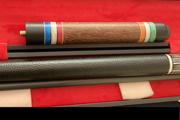 8" Heritage Model for a Cuetec with Flag colored rings